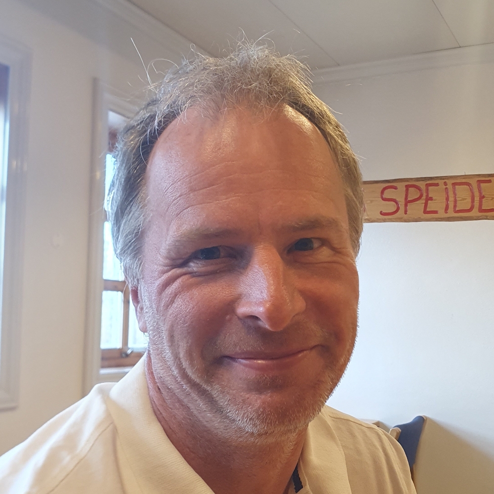 Roger Tjøsvoll style=